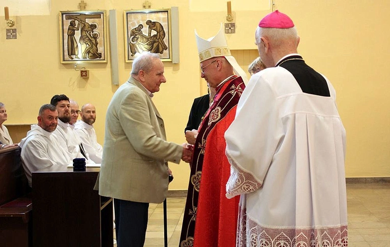 Wręczenie medali Servire Populo