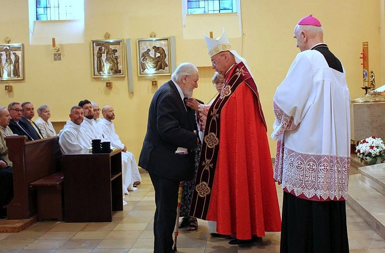 Wręczenie medali Servire Populo