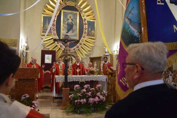 Sztandar Arcybractwa NSPJ w Marcinkowicach