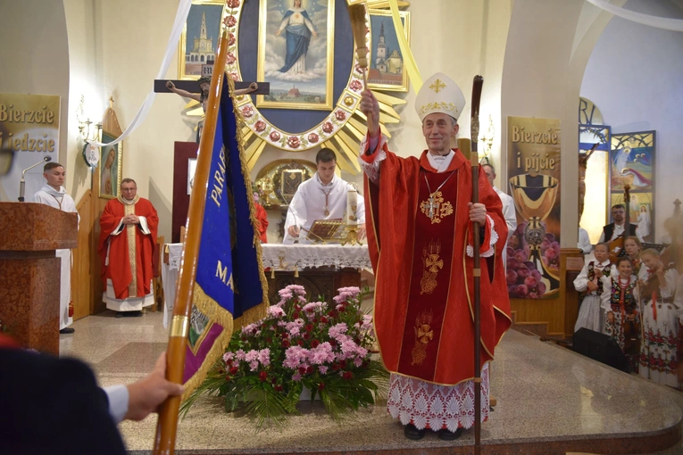 Sztandar Arcybractwa NSPJ w Marcinkowicach