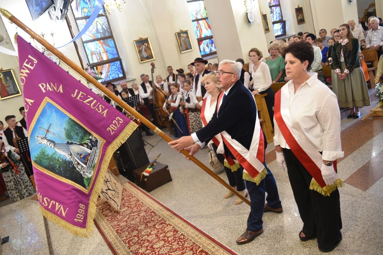 Sztandar Arcybractwa NSPJ w Marcinkowicach