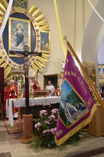 Sztandar Arcybractwa NSPJ w Marcinkowicach