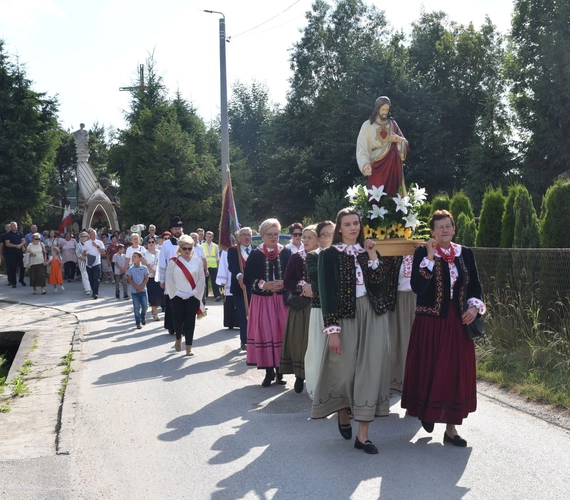 Sztandar Arcybractwa NSPJ w Marcinkowicach