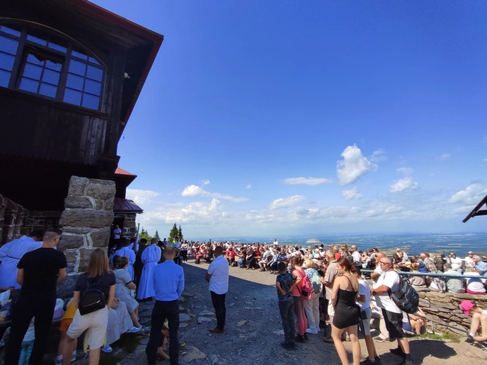 Msza, schronisko i gondola