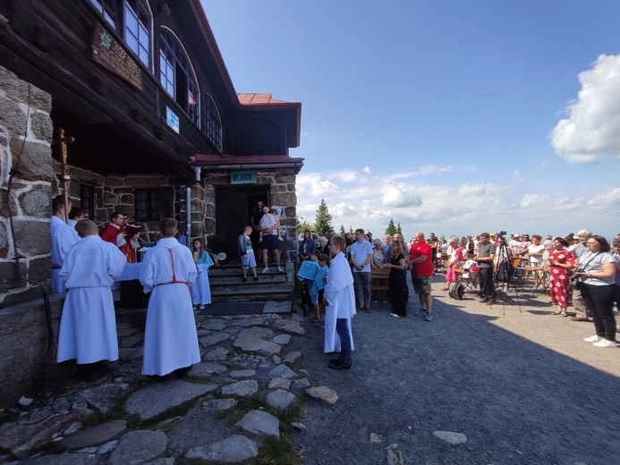 Msza, schronisko i gondola