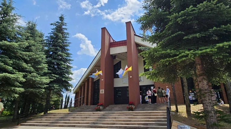 40 lat parafii pw. Świętych Apostołów Piotra i Pawła w Gadce