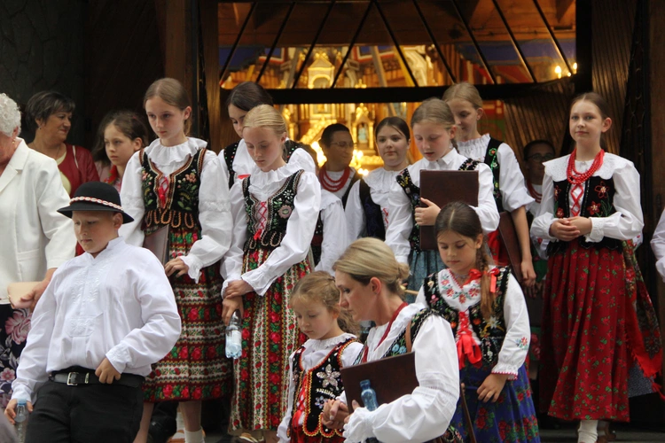Jurków. 100-lecie parafii i prymicje bp. Jerzego Kołodzieja