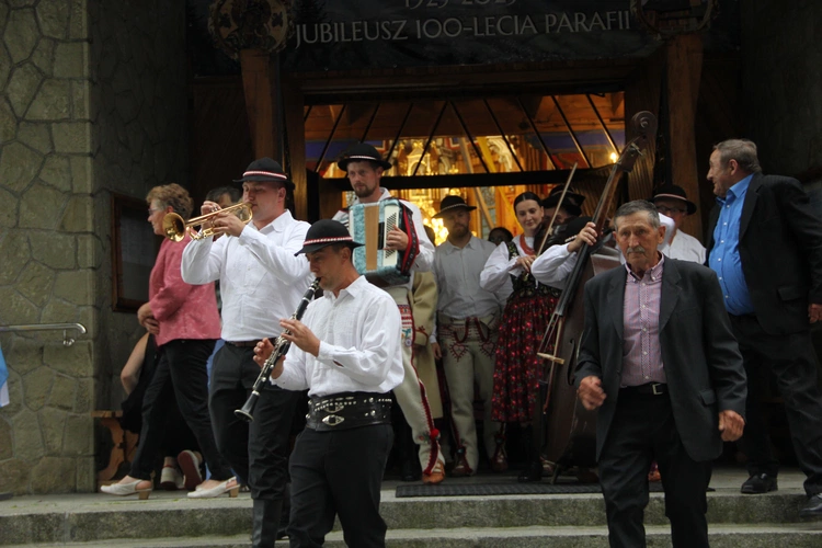 Jurków. 100-lecie parafii i prymicje bp. Jerzego Kołodzieja