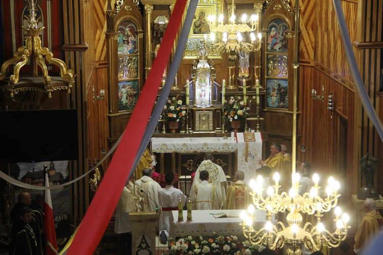 Jurków. 100-lecie parafii i prymicje bp. Jerzego Kołodzieja