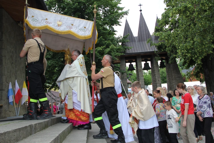 Jurków. 100-lecie parafii i prymicje bp. Jerzego Kołodzieja
