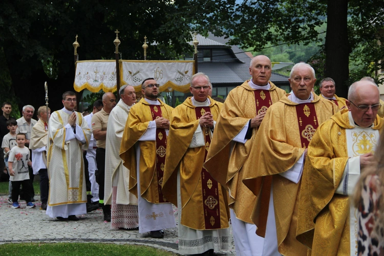 Jurków. 100-lecie parafii i prymicje bp. Jerzego Kołodzieja