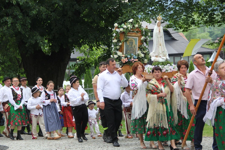 Jurków. 100-lecie parafii i prymicje bp. Jerzego Kołodzieja