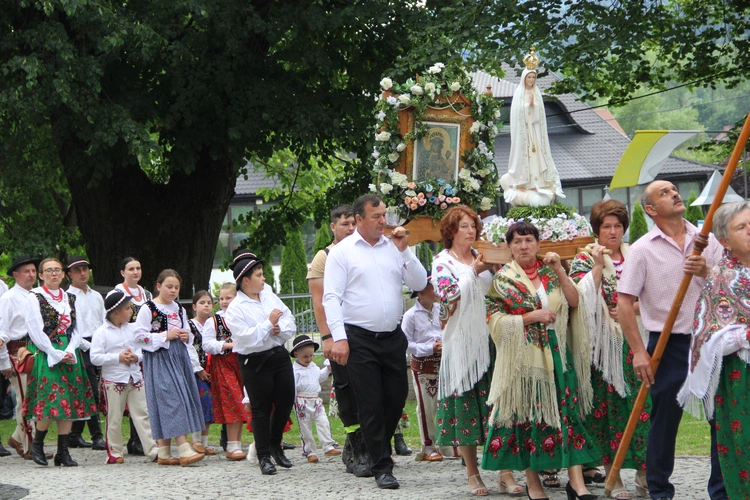 Jurków. 100-lecie parafii i prymicje bp. Jerzego Kołodzieja