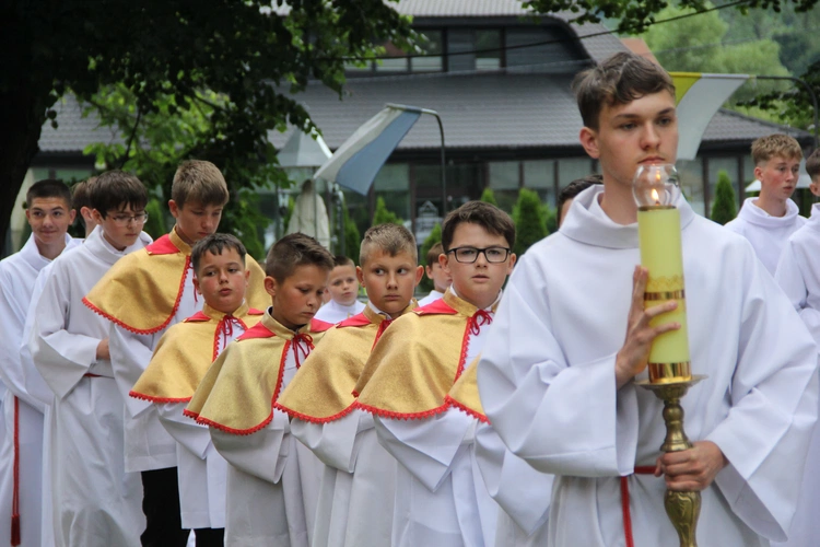 Jurków. 100-lecie parafii i prymicje bp. Jerzego Kołodzieja