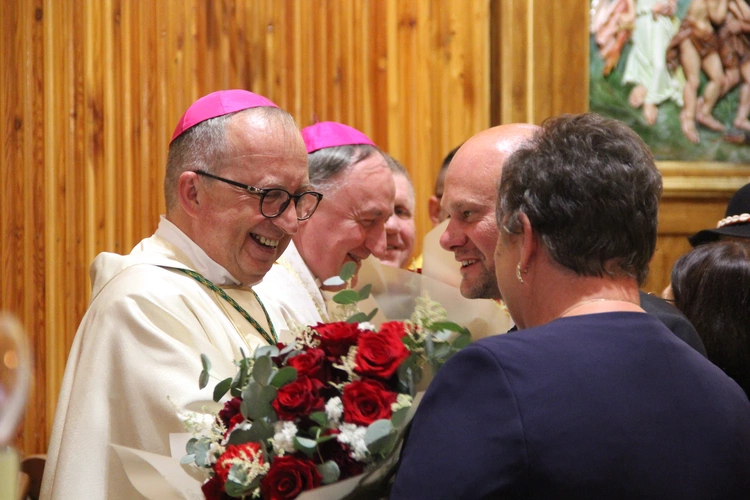 Jurków. 100-lecie parafii i prymicje bp. Jerzego Kołodzieja