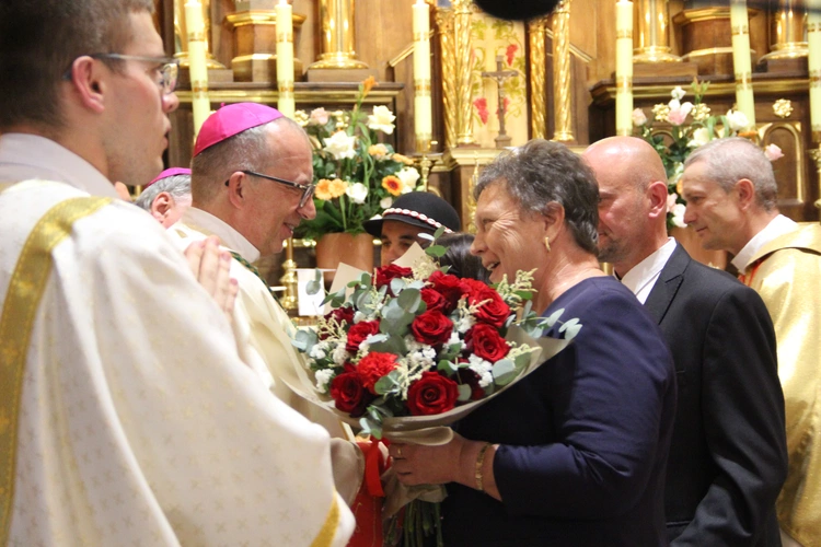 Jurków. 100-lecie parafii i prymicje bp. Jerzego Kołodzieja