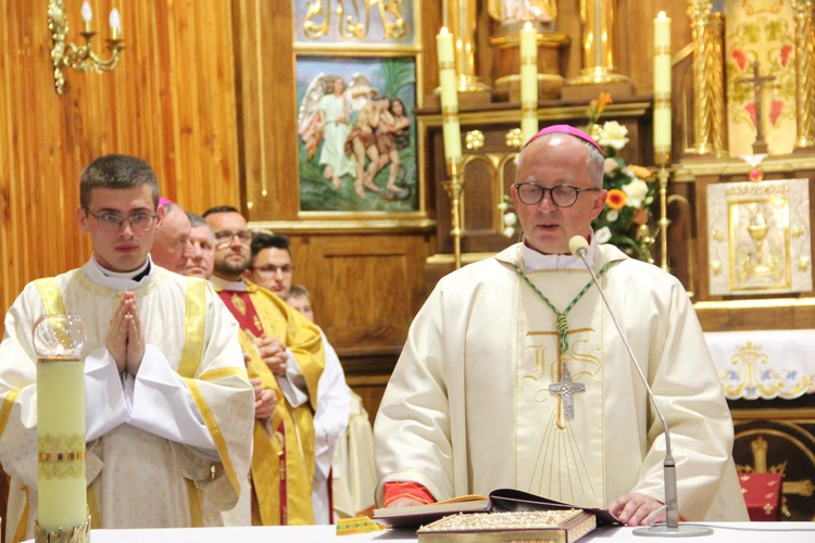 Jurków. 100-lecie parafii i prymicje bp. Jerzego Kołodzieja