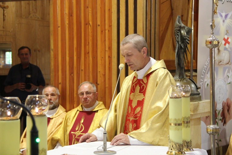Jurków. 100-lecie parafii i prymicje bp. Jerzego Kołodzieja