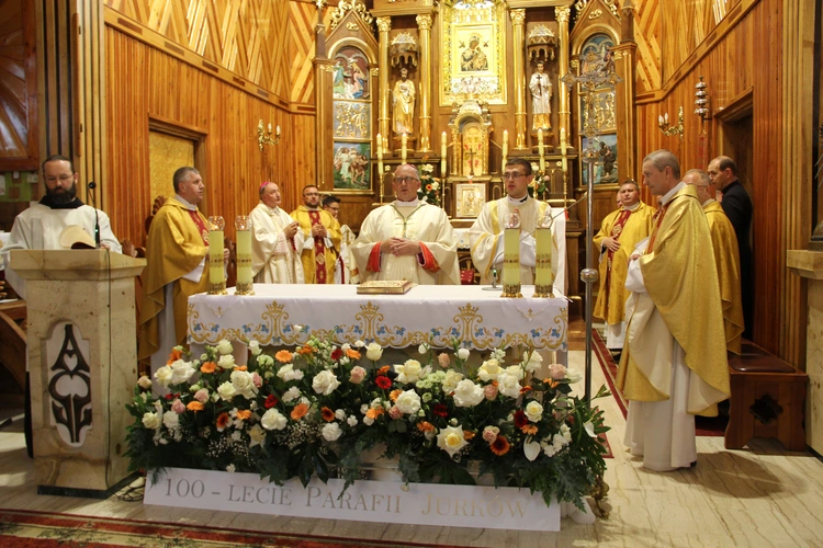 Jurków. 100-lecie parafii i prymicje bp. Jerzego Kołodzieja