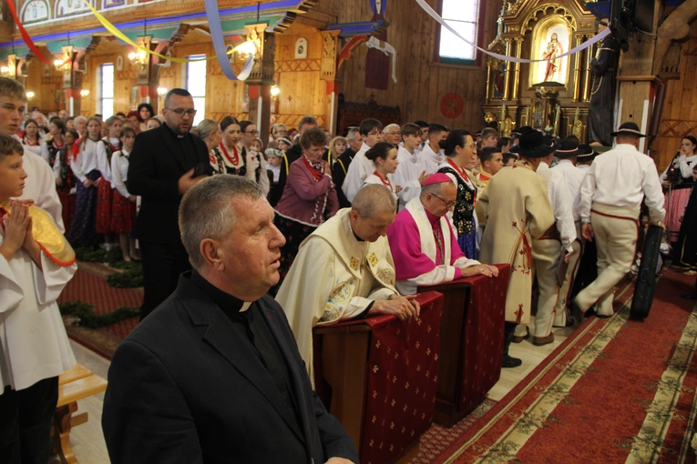 Jurków. 100-lecie parafii i prymicje bp. Jerzego Kołodzieja
