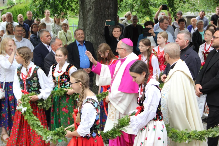 Jurków. 100-lecie parafii i prymicje bp. Jerzego Kołodzieja