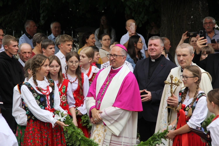 Jurków. 100-lecie parafii i prymicje bp. Jerzego Kołodzieja