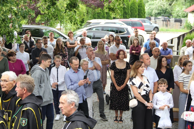 Jurków. 100-lecie parafii i prymicje bp. Jerzego Kołodzieja