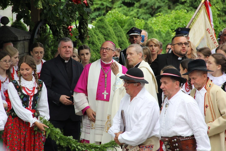 Jurków. 100-lecie parafii i prymicje bp. Jerzego Kołodzieja