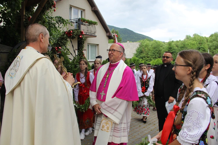 Jurków. 100-lecie parafii i prymicje bp. Jerzego Kołodzieja