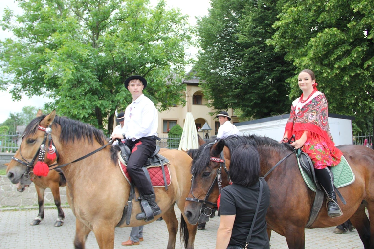 Jurków. 100-lecie parafii i prymicje bp. Jerzego Kołodzieja
