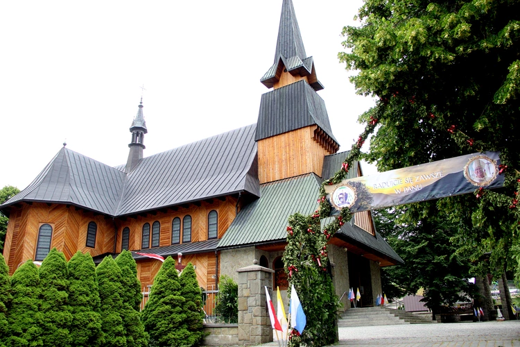 Jurków. 100-lecie parafii i prymicje bp. Jerzego Kołodzieja