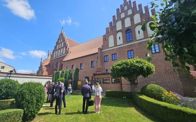 Odnowiono prezbiterium i kaplicę adoracji 