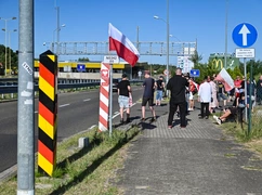 Premier: przywracamy czasową kontrolę na granicy z Niemcami i Litwą 