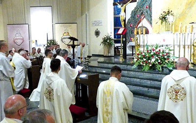 Podczas uroczystości w bielskim kościele NSPJ.