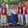 Pielgrzymi,  którzy  do Andrychowa przybyli  aż z Koniakowa.