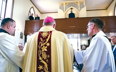 Moment błogosławieństwa organów.
