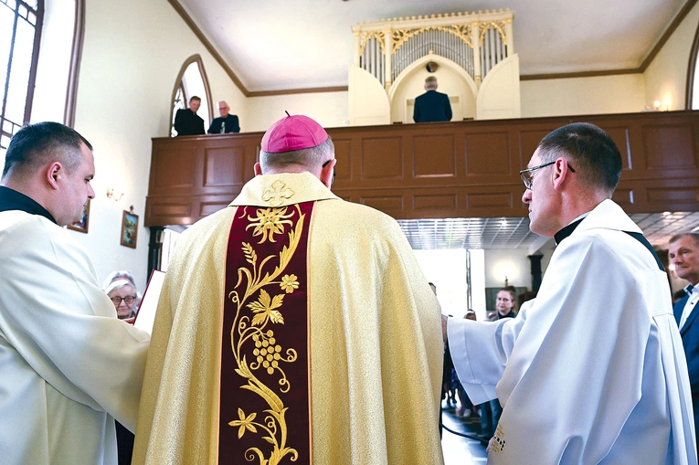 Moment błogosławieństwa organów.