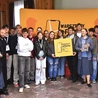 – Na pewno odkąd ludzie przyszli pierwszy raz na spotkanie, polepszyła się ich relacja z Bogiem.  Widać to po chęci wyjazdów na rekolekcje. Na ostatniej Akademii Dojrzewania było aż 15 osób – wyjaśnia Damian Stańczak. Na zdjęciu: kostrzyńscy uczestnicy Akademii Dojrzewania w Rokitnie wraz z prowadzącymi warsztaty Effatha.