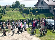 Na takie wycieczko-pielgrzymki okolice Wołowa nadają się świetnie. Rozległe lasy i tereny ciągnące się w stronę Odry stwarzają wiele możliwości.
