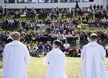 Polska młodzież ma w czym wybierać - bogata oferta wakacyjnych wydarzeń religijnych