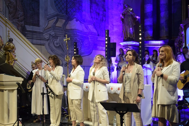 Modlili się śpiewem