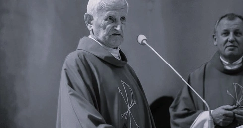 Ks. Stefan Sut, gdy tylko stan zdrowia na to pozwalał, odwiedzał rodzinne strony. Spocznie na miejscowym cmentarzu w Domaniewicach.