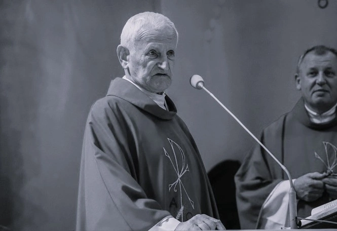 Ks. Stefan Sut, gdy tylko stan zdrowia na to pozwalał, odwiedzał rodzinne strony. Spocznie na miejscowym cmentarzu w Domaniewicach.