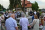 Brzezie. Modlitwa diakonów stałych przy grobie s. Dulcissimy