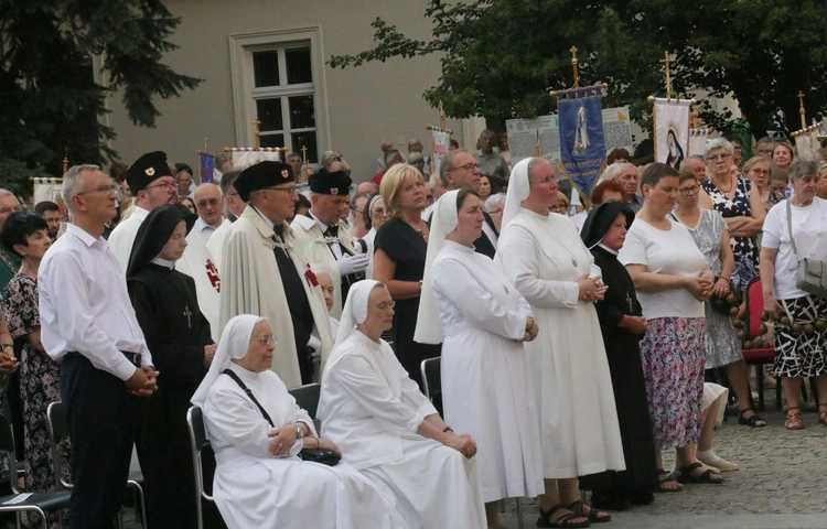 Razem z Maryją