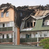 Pożar w Ząbkach. Apel bp. Kamińskiego o pomoc dla poszkodowanych
