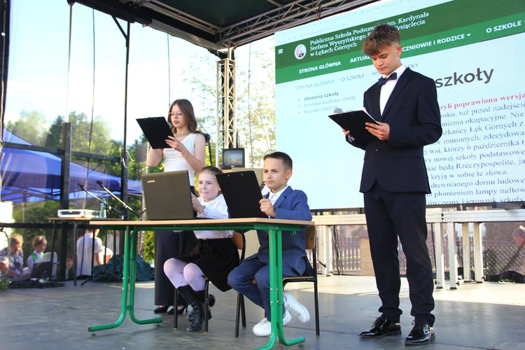 Odsłonięcie muralu z Prymasem Tysiąclecia w Łękach Górnych