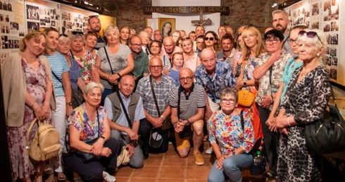 Głusi pielgrzymują do Kałkowa