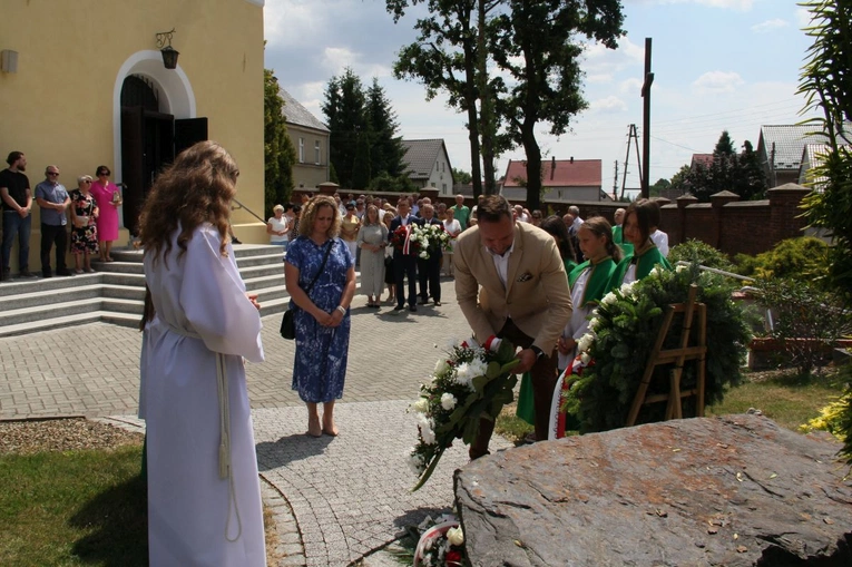 Niemysłowice. Upamiętnienie Polaków zamordowanych na Kresach Wschodnich