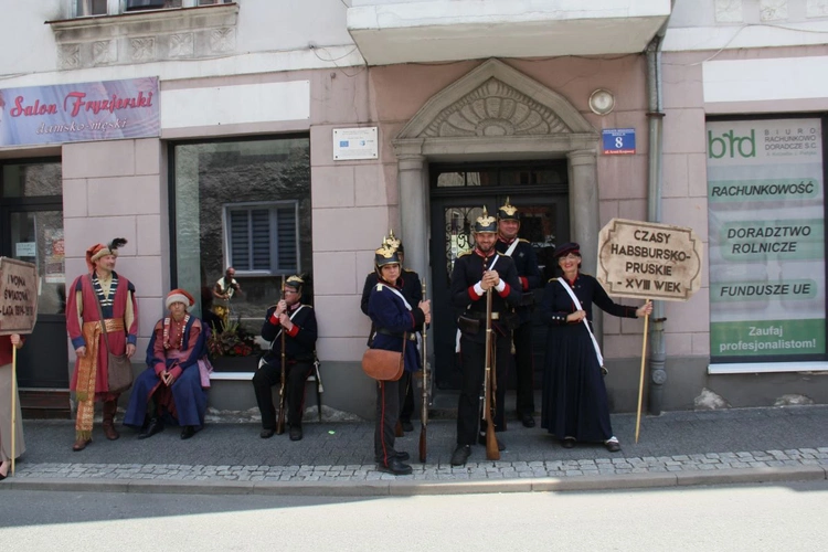 Pochód historyczny z okazji 800-lecia Białej